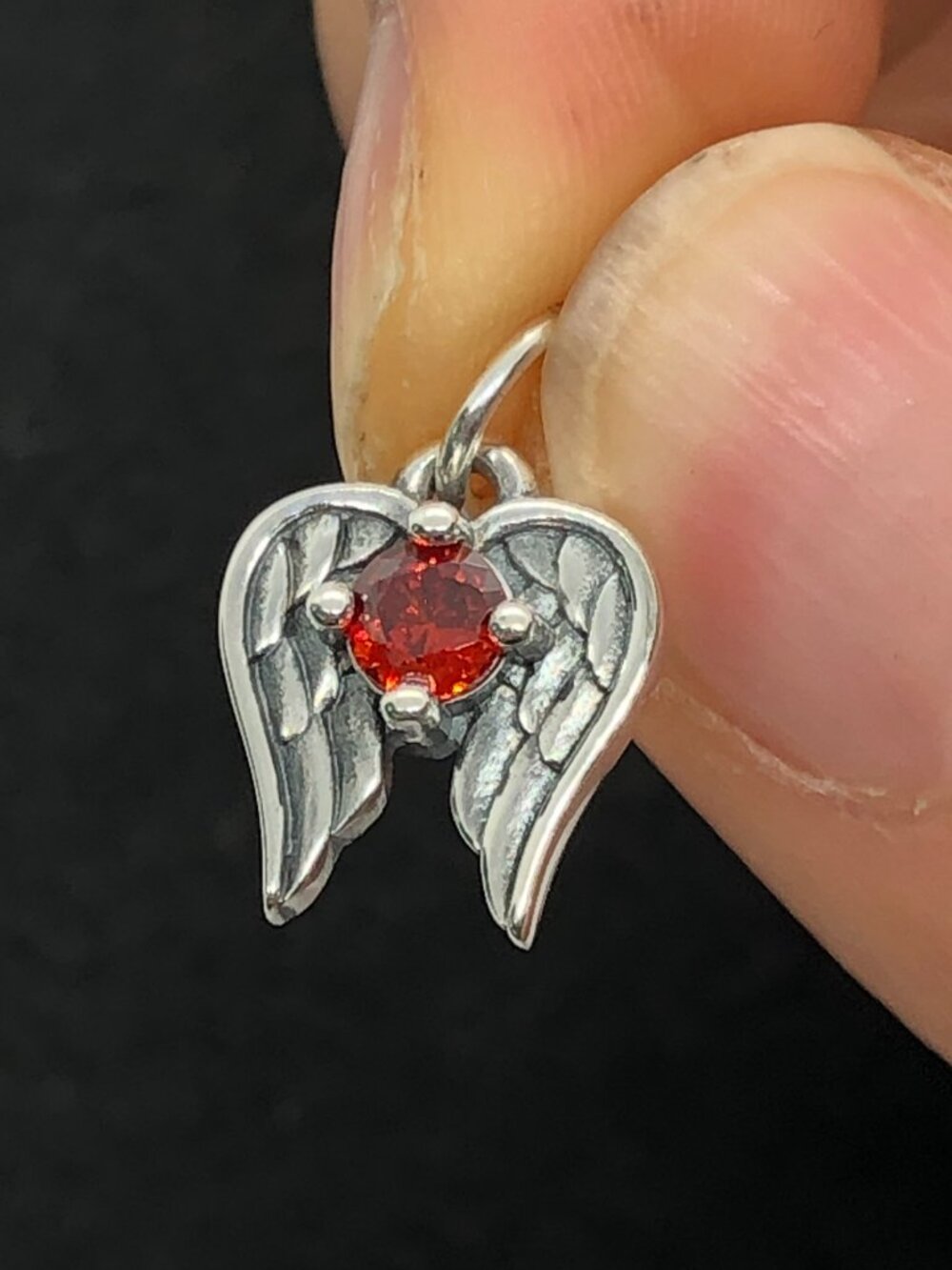 👍👍James Avery Angel Wings Birthstone Charm Garnet (January)